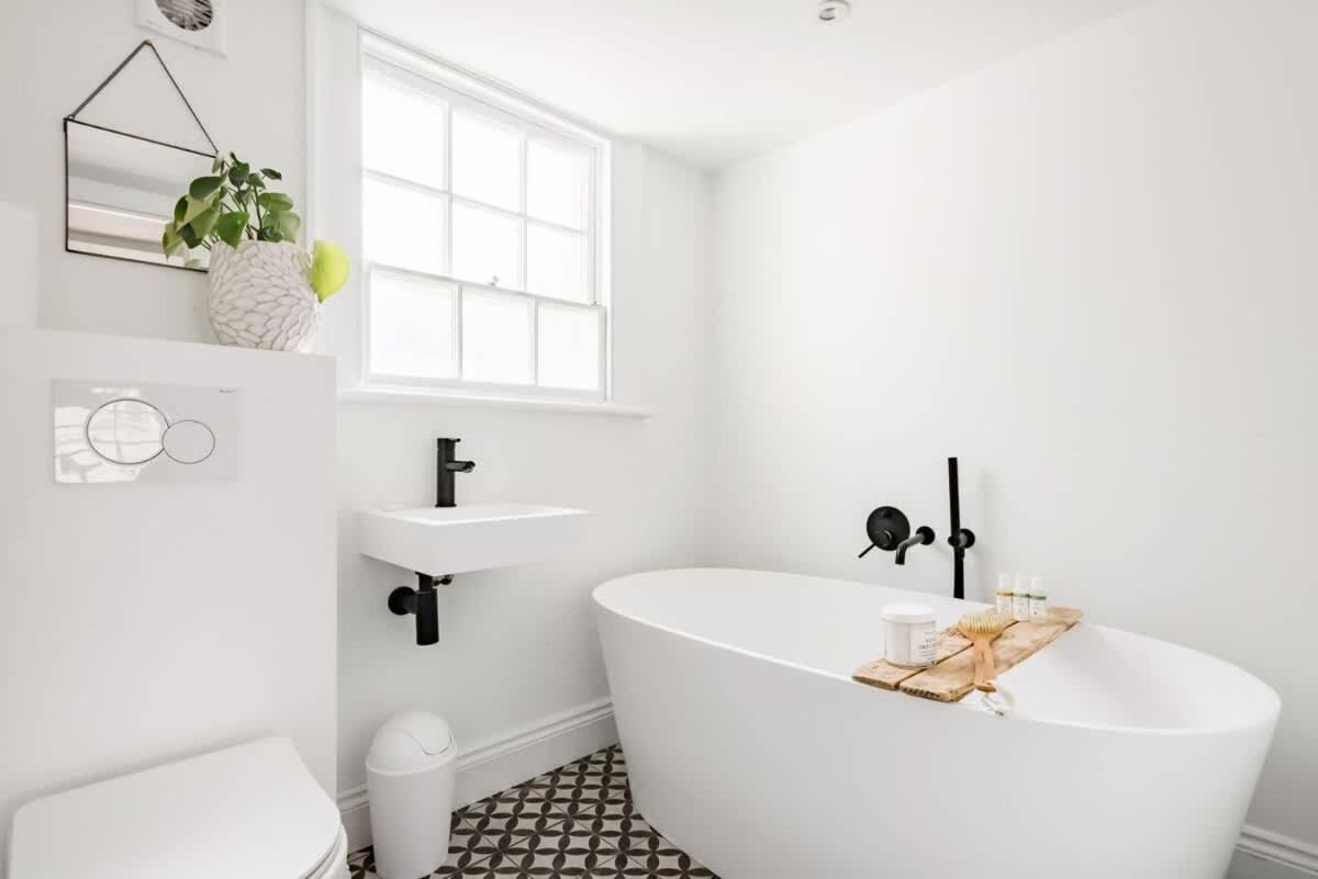 Central Georgian Townhouse With Free Parking Bath Exterior foto